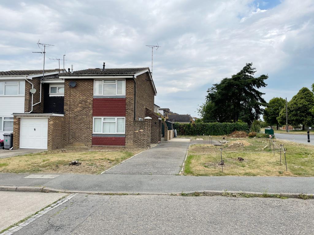 Lot: 113 - END-TERRACE HOUSE WITH PLANNING FOR ADDITIONAL PROPERTY - 
